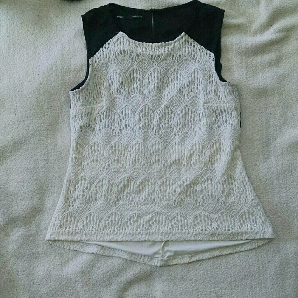 Maurice's sleeveless top size medium
